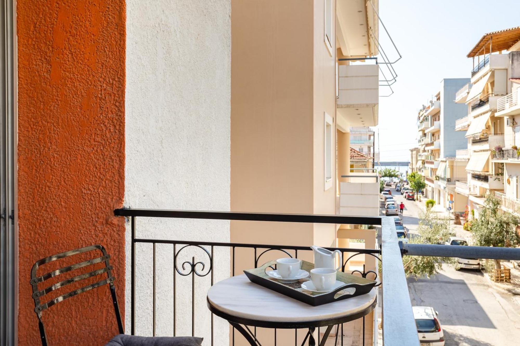 Vicky'S Cozy Nest, Your Home By The Sea Kalamata Esterno foto